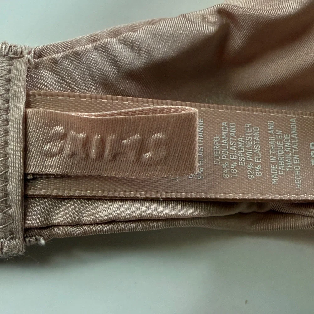 SKIMS Weightless Scoop Bra in Mica Light Tan Size 32D - Picture 3 of 8